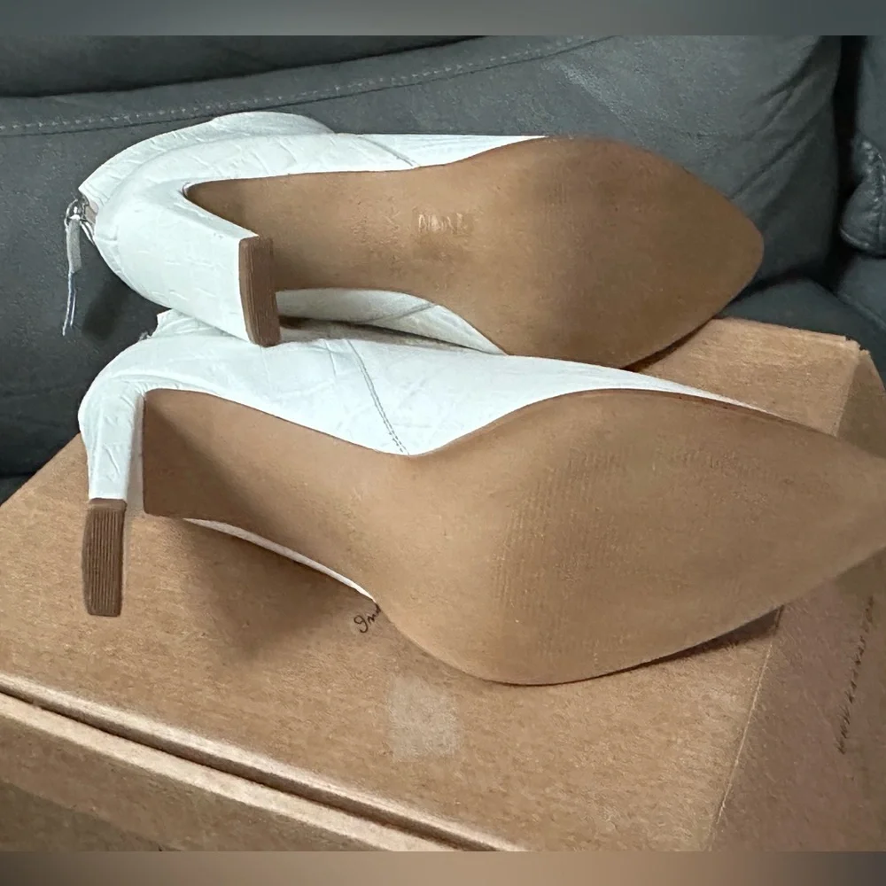 This is a Kaanas Cologne Croc-Embossed High-Heeled Boot in ivory bovine leather